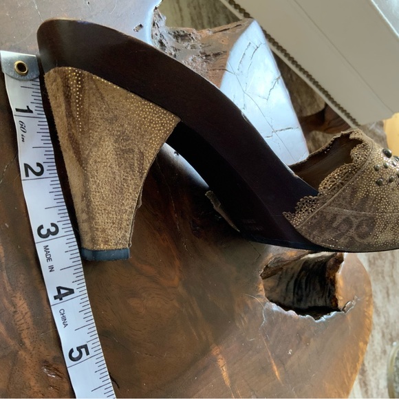 STUART WEITZMAN Leopard Print Sandal - Picture 5 of 5